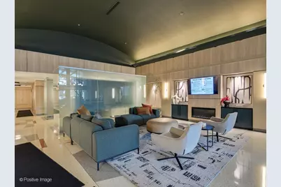 933 W Van Buren Street #823, Chicago, IL 60607 - Photo 2