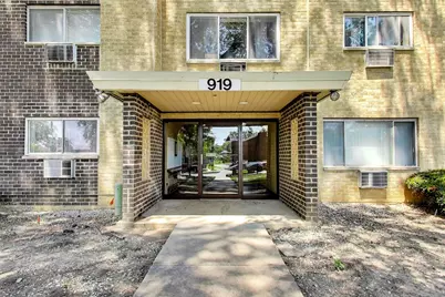 919 N Boxwood Drive #108, Mount Prospect, IL 60056 - Photo 2