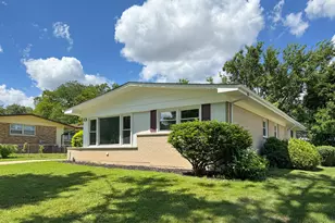 220 N Park Dr, Glenwood, IL 60425 - Photo 2