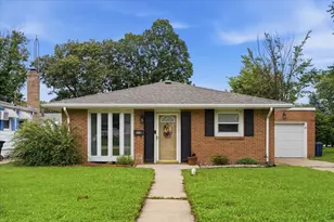 808 W 14th St, Sterling, IL 61081 - Photo 2