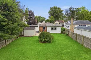 808 W 14th St, Sterling, IL 61081 - Photo 18