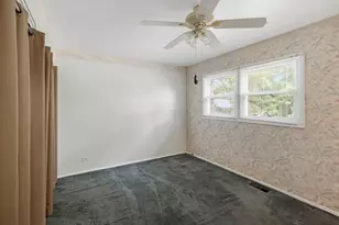610 W Burning Tree Ln, Arlington Heights, IL 60004 - Photo 8