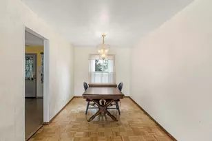 610 W Burning Tree Ln, Arlington Heights, IL 60004 - Photo 4
