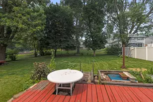 610 W Burning Tree Ln, Arlington Heights, IL 60004 - Photo 20