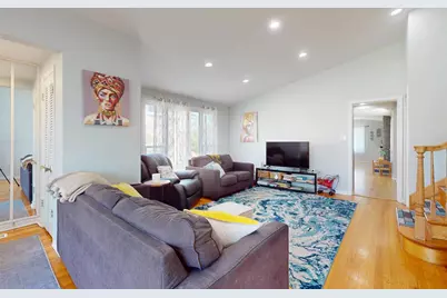 9131 Kilbourn Avenue, Skokie, IL 60076 - Photo 2