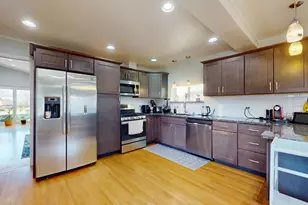 9131 Kilbourn Ave, Skokie, IL 60076 - Photo 4