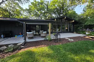 3S220 Blackcherry Ln, Glen Ellyn, IL 60137 - Photo 4