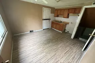 2304 E 98th St, Chicago, IL 60617 - Photo 4