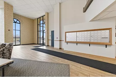 1500 S Ardmore Avenue #304, Villa Park, IL 60181 - Photo 4