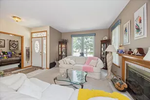 4700 Chapman Dr, Plainfield, IL 60586 - Photo 4