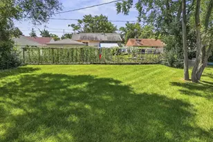 315 E Schaumburg Rd, Streamwood, IL 60107 - Photo 18