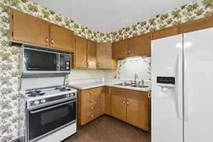 315 E Schaumburg Rd, Streamwood, IL 60107 - Photo 8