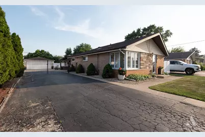 5721 W 83rd Place, Burbank, IL 60459 - Photo 2
