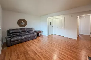 1120 Kara Dr, Champaign, IL 61822 - Photo 6