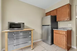 395 Springlake Ln, Aurora, IL 60504 - Photo 10