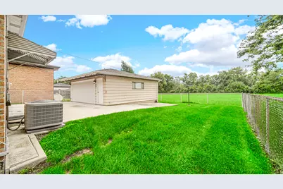 923 E 158th Street, Dolton, IL 60419 - Photo 4