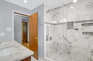 923 E 158th St, Dolton, IL 60419 - Photo 12