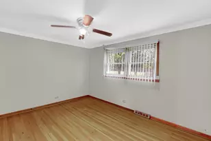 923 E 158th St, Dolton, IL 60419 - Photo 10