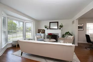 7141 N Kedvale Ave, Lincolnwood, IL 60712 - Photo 4