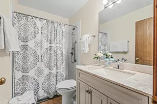 229 Churchill Ct, Round Lake Beach, IL 60073 - Photo 16