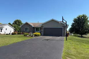 152 Prairie Moon Dr, Davis Junction, IL 61020 - Photo 2