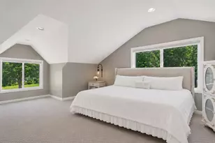 331 W Hillside Ave, Elmhurst, IL 60126 - Photo 12