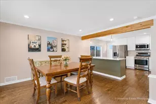 331 W Hillside Ave, Elmhurst, IL 60126 - Photo 4