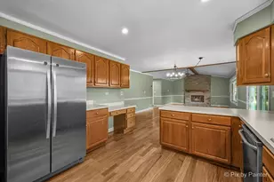 725 Pimlico Pkwy, Sleepy Hollow, IL 60118 - Photo 12