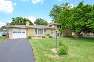 11132 84th Pl, Willow Springs, IL 60480 - Photo 2