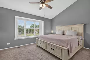 197 Rob Roy Ct, Schaumburg, IL 60194 - Photo 10
