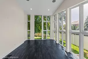 220 Astor Pl, Northbrook, IL 60062 - Photo 8