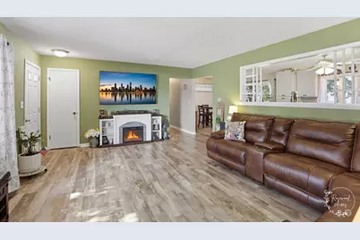 605 N Elm Street, Herscher, IL 60941 - Photo 6