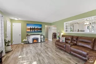 605 N Elm St, Herscher, IL 60941 - Photo 6