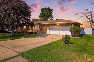 605 N Elm St, Herscher, IL 60941 - Photo 1
