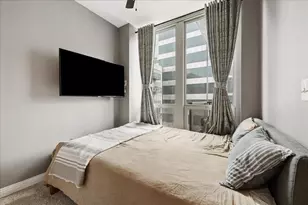565 W Quincy St, Chicago, IL 60661 - Photo 2