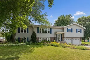 920 Regent St, New Lenox, IL 60451 - Photo 2