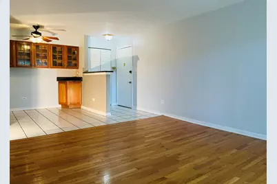 1511 N Windsor Drive #206, Arlington Heights, IL 60004 - Photo 2