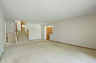 532 Summit Dr, Schaumburg, IL 60193 - Photo 6