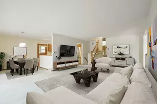 532 Summit Dr, Schaumburg, IL 60193 - Photo 2