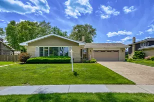 532 Summit Dr, Schaumburg, IL 60193 - Photo 1