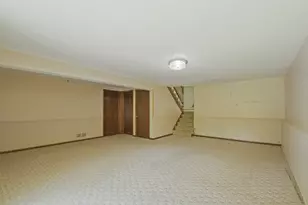 532 Summit Dr, Schaumburg, IL 60193 - Photo 12