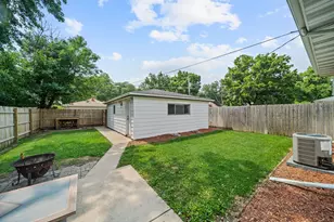 201 S Reedwood Dr, Joliet, IL 60436 - Photo 20