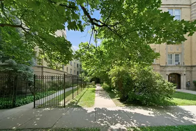 6316 N Artesian Avenue #102, Chicago, IL 60659 - Photo 2