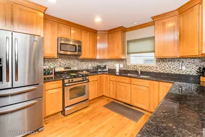 4251 W Montrose Avenue, Chicago, IL 60641 - Photo 6