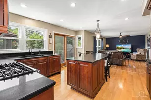 1875 Hawk Ln, Elk Grove Village, IL 60007 - Photo 8
