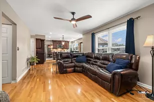 1875 Hawk Ln, Elk Grove Village, IL 60007 - Photo 14