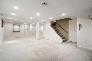 1875 Hawk Ln, Elk Grove Village, IL 60007 - Photo 26
