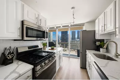 545 N Dearborn Street #2607, Chicago, IL 60654 - Photo 4