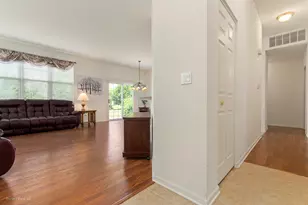16553 Buckner Pond Wy, Crest Hill, IL 60403 - Photo 8
