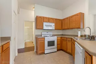 16553 Buckner Pond Wy, Crest Hill, IL 60403 - Photo 10